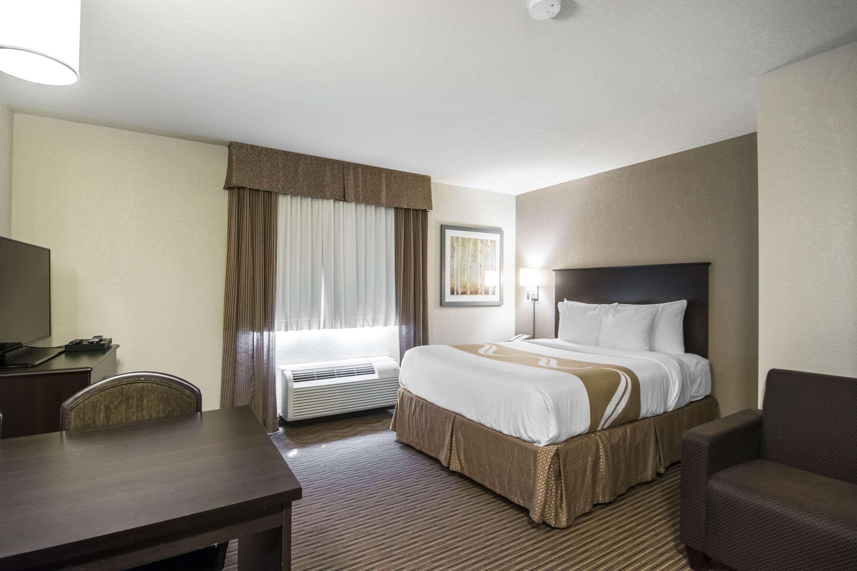 Quality Inn & Suites Thompson Extérieur photo