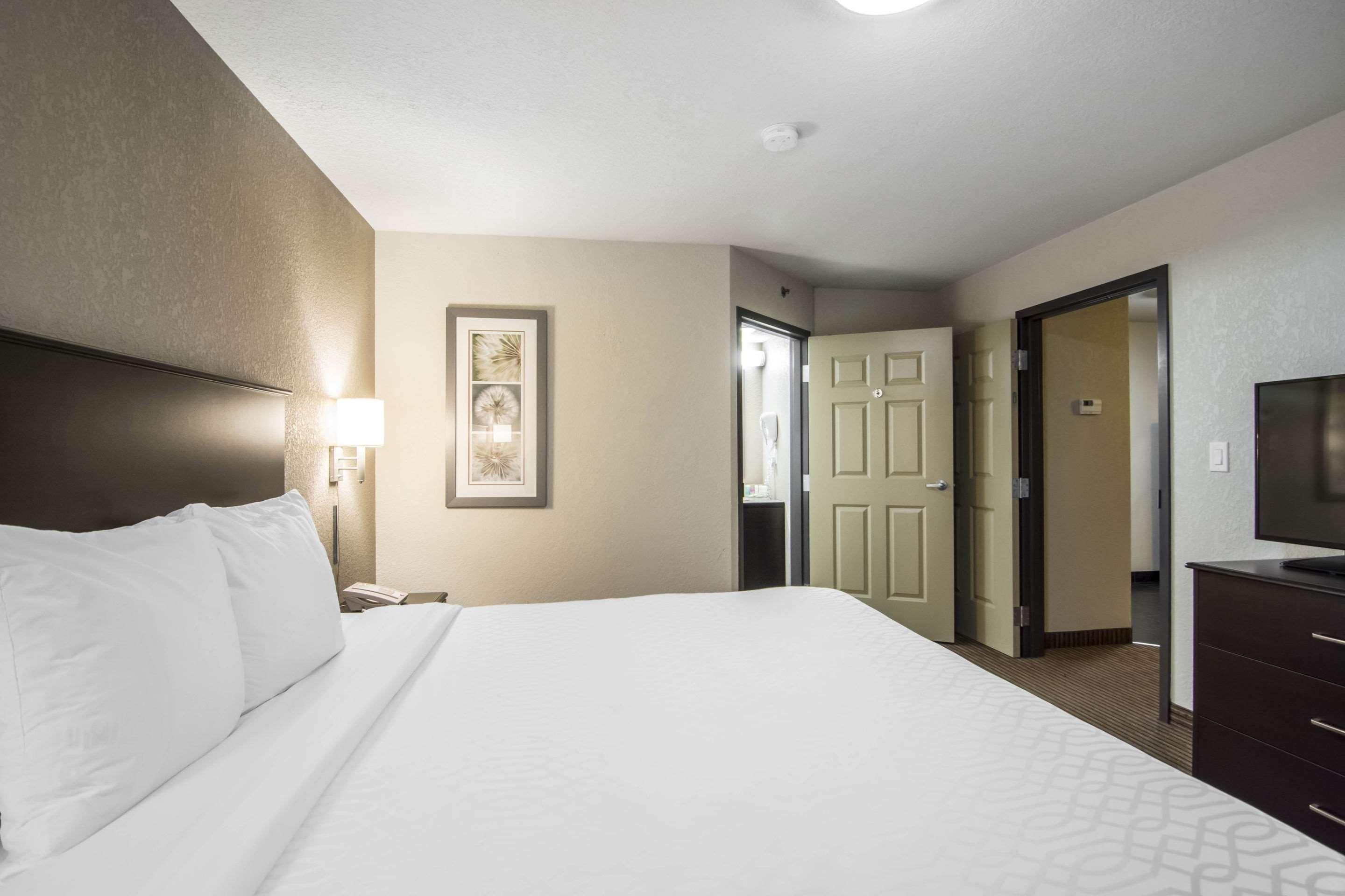 Quality Inn & Suites Thompson Extérieur photo