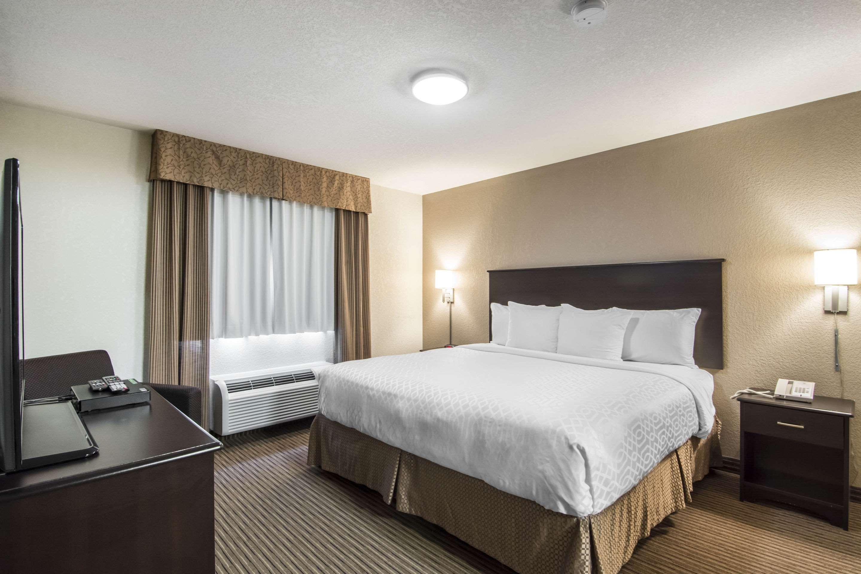 Quality Inn & Suites Thompson Extérieur photo