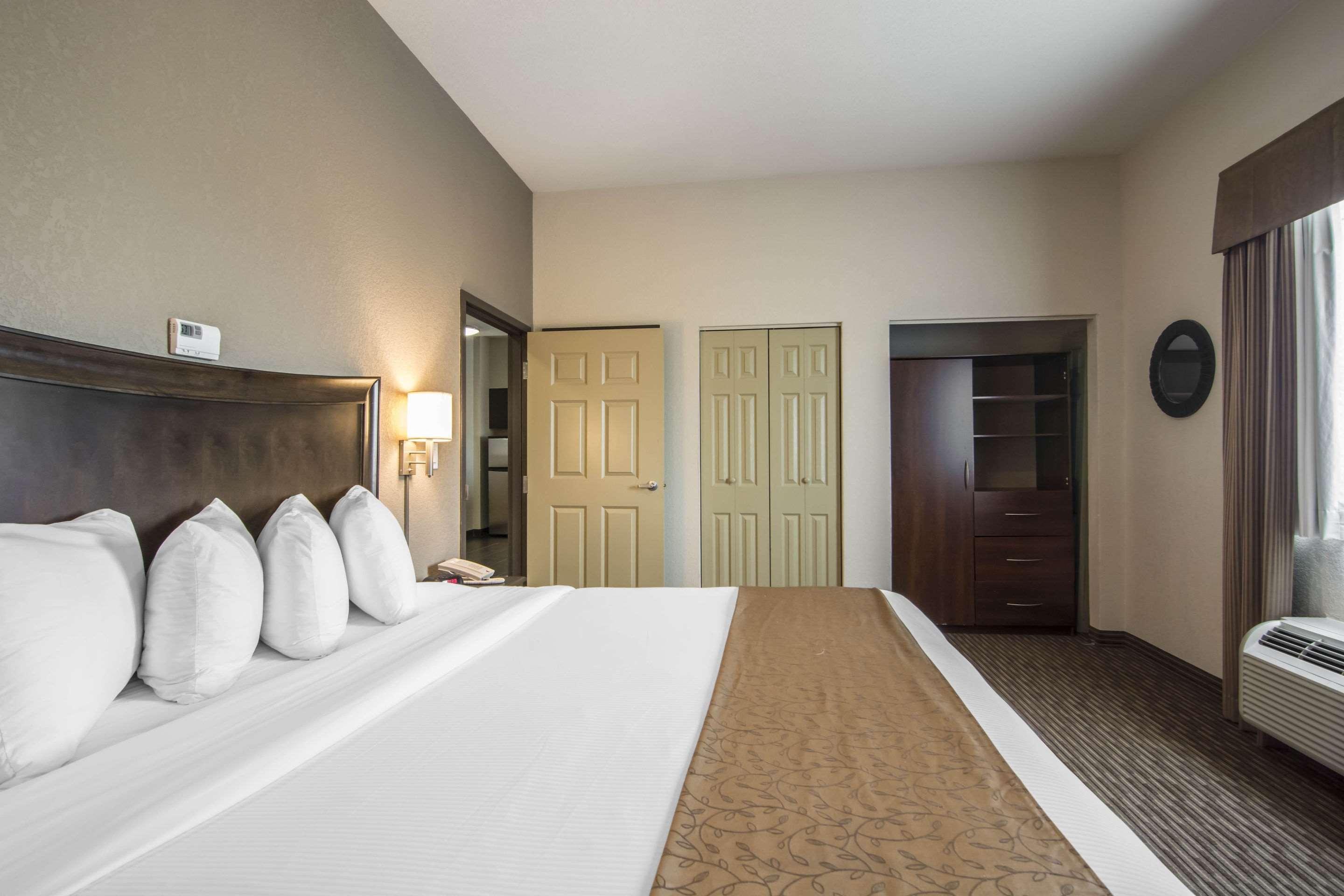 Quality Inn & Suites Thompson Extérieur photo