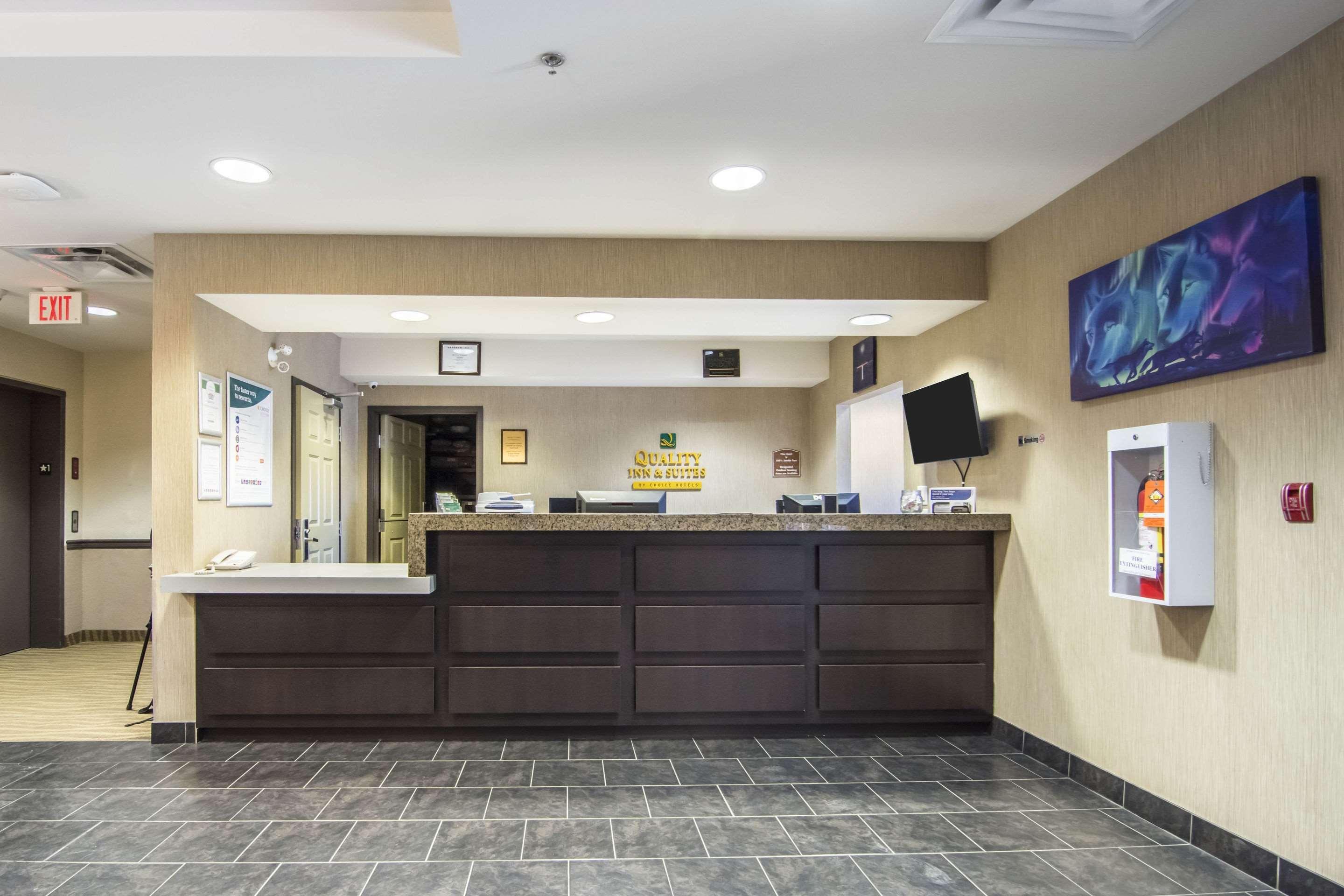 Quality Inn & Suites Thompson Extérieur photo
