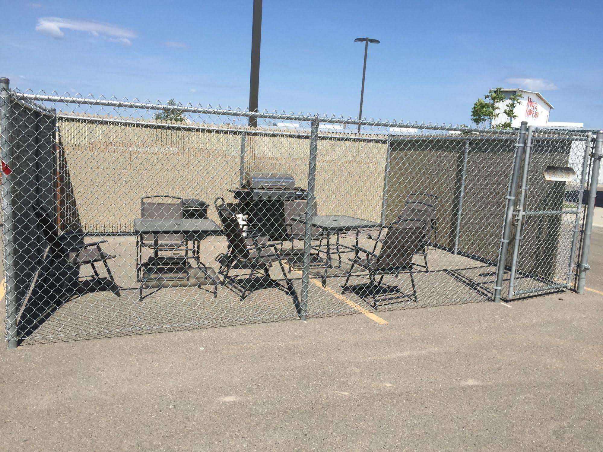 Quality Inn & Suites Thompson Extérieur photo